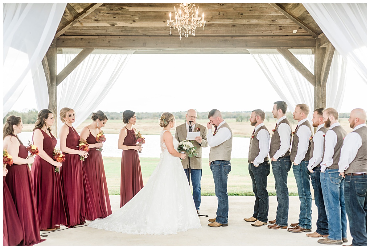 The November wedding | Burgundy and Gold inspired Fall colors at Emery's Buffalo Creek 