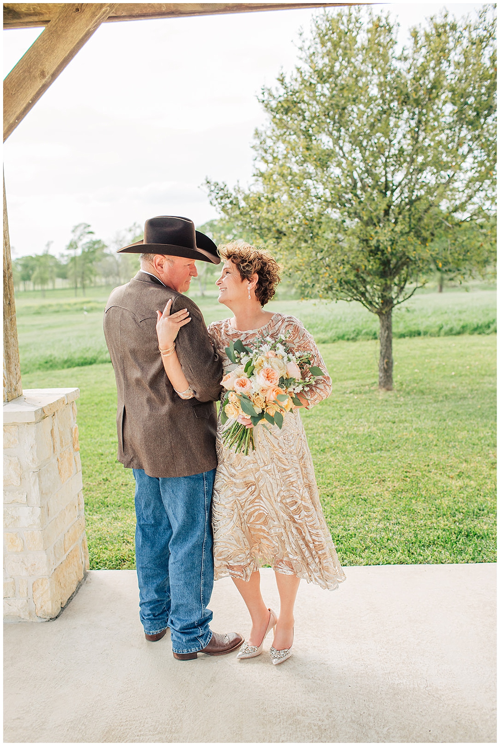 Texas raised couple at Emery's Buffalo Creek | organic peach inspired wedding 