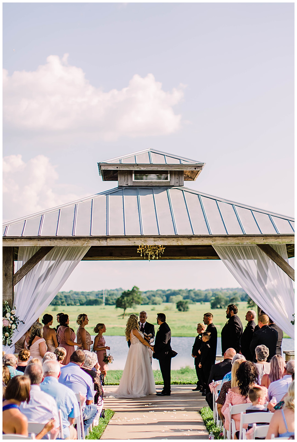 Ceremony at Texas wedding venue | Emery's Buffalo Creek 