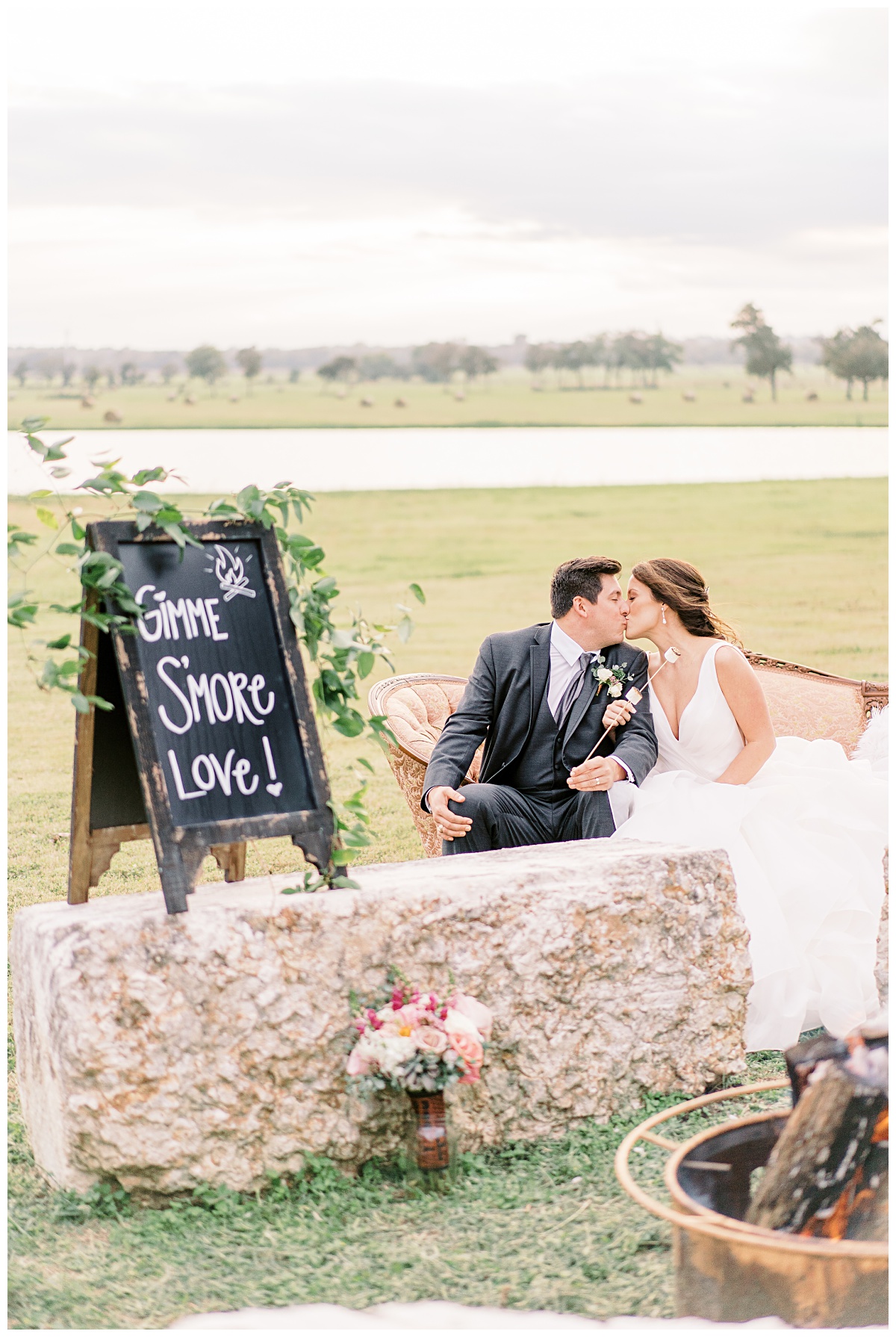 Romancing the country views at Emery's Buffalo Creek | Wild and Lush Photography by Alicia Yarrish Photography 